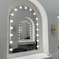 Miroir de maquillage LED arqué, taille personnalisée, avec ampoules Hollywood, pour chambre à coucher, coiffeuse, salon de beauté - Vente en gros