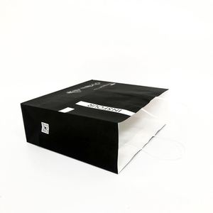 Sac en papier kraft avec poignée, impression offset de logo personnalisé, pour chaussures, vêtements, chaussettes et emballages de fourrures - Couleurs personnalisées recyclables - Product Image 6