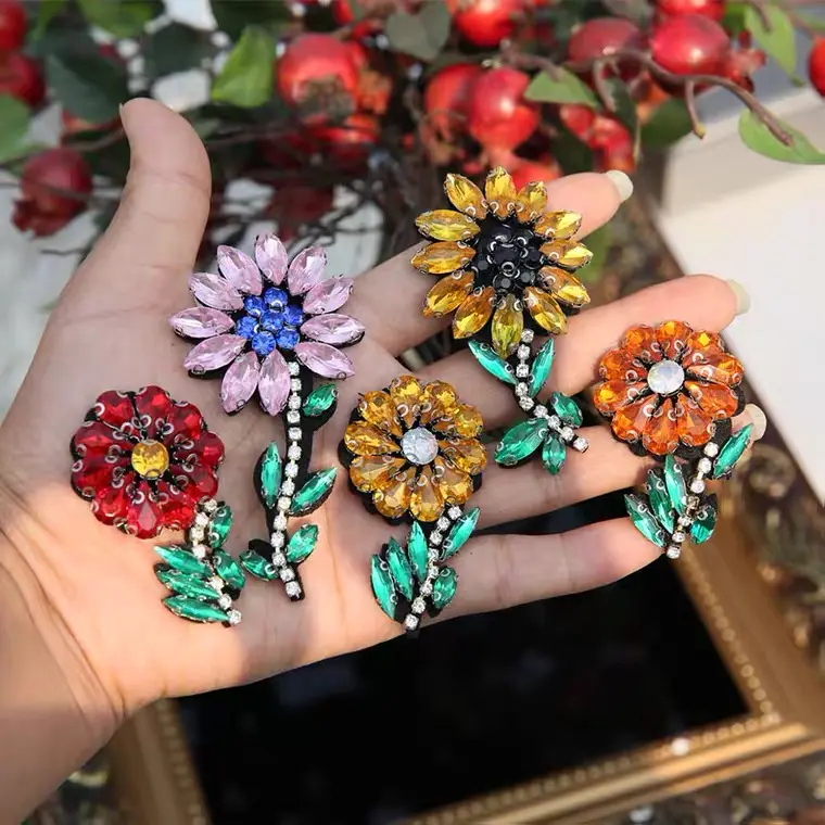 Rhinestone Bead Flowers Sew on Applique Clothing Embroidery Flower Beaded Badge Patches for Jackets