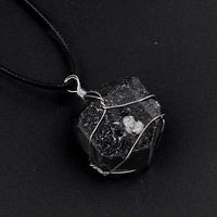 Collier pendentif en fil de cristal, pierre irrégulière d'améthyste, de fluorite et d'aventurine, cadeau pour Halloween, Noël, Nouvel An