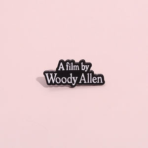 Un <span class=keywords><strong>film</strong></span> de Woody Allen broche émail broche célèbre comédie réalisateur Badge revers sac à dos broche drôle bijoux cadeau - Product Image 2