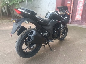 Motocicleta de Gasolina de Segunda Mano Big S de 200cc, Motor Usado de 200 Pulgadas Cúbicas que Ofrece un Rendimiento Potente para Paseos Emocionantes - Product Image 6