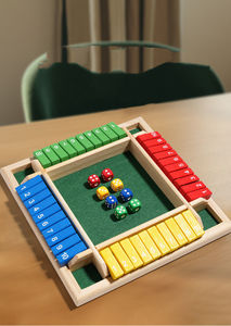 Jeu de dés en bois 2-en-1, jeu de société familial amusant, échiquier multicolore, jeu de nombres, idéal pour les réunions de famille - Product Image 2