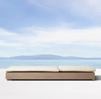 Chaise longue en teck de luxe moderne LUXORA - Meubles d'extérieur imperméables et pliables pour hôtel et plage, couleur personnalisée