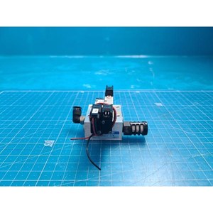 Vanne solénoïde double 4 voies Koganei A040-4E2-11W+040M2AJ-11W, utilisée comme pièce détachée pour équipement semi-conducteur Legacy - Product Image 3