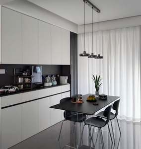 Armoire à vin moderne en bois avec grande capacité pour le salon, le bar à domicile et l'exposition de vins - Product Image 1