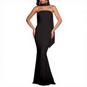 Robe décontractée noire élégante sans bretelles, coupe trapèze, longueur ras du sol, asymétrique, ajustée, silhouette trompette, imprimé floral, tissu tissé naturel - Product Image 3