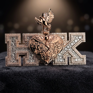 Pendentif personnalisé avec 3 lettres en argent 925 plaqué or rose, entièrement serti de moissanite, style hip-hop, avec photo souvenir - Product Image 1