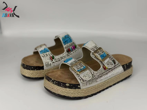 Pantuflas Antideslizantes con Pedrería para Mujer 2025, con Suela Gruesa para Playa y Uso Casual - Product Image 6