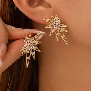 Boucles d'oreilles en forme d'étoile en zircon, couleur or, sertissage à griffes, pour femmes, bijoux d'anniversaire - Product Image 2