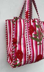 Bolso de Mano Acolchado de Algodón, Diseño Artesanal con Estampado de Bloques, Costuras Finas, para Viajes y Compras - Product Image 3