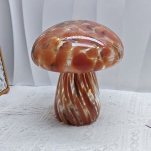 Lampada LED a Forma di Fungo in Vetro Soffiato a Mano di Alta Qualità, Decorazione Pasquale con Luce Calda - Giallo, Bianco o Ambra - Product Image 3