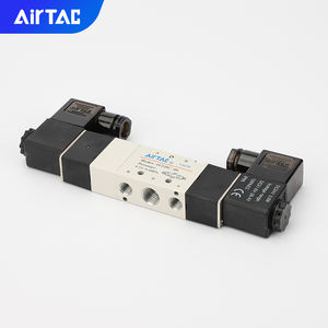 صمام تحكم هوائي من سلسلة AirTAC 4V100، مزدوج الملف اللولبي، 1/8 بوصة، 5/<span class=keywords><strong>3</strong></span> اتجاهات، مغلق من الوسط، طراز 4V130C-06 - Product Image 3