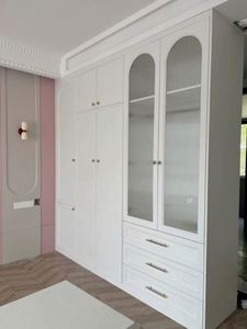 Grande armoire de chambre à coucher en bois massif moderne fabriquée en Chine - Product Image 2