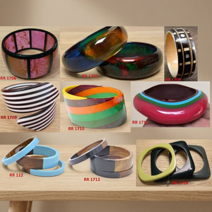 Pulseras de boda de resina de marfil de alta calidad estilo religioso de Uttar Pradesh para mujer, súper modernas, de BS INTERNATIONAL, a la última moda. - Product Image 1