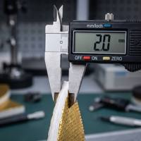 Plaque d'isolation acoustique en butyl écologique, résistante aux hautes températures et imperméable, pour l'atténuation des vibrations dans les KTV/bureaux