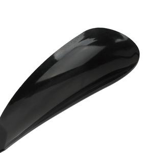 Calzador de Plástico Corto y Compacto para el Hogar, Duradero y Portátil - Product Image 3