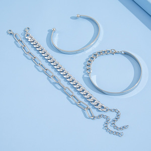 Set di 4 Braccialetti con Scritta LOVE per Donne, Stile Punk, Catena Geometrica, Gioielli da Polso alla Moda - Product Image 4