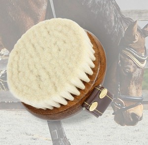Suministros de cepillo de pelo de caballo Eliminación de flotador Limpieza Cerdas naturales redondas de madera Peines para mascotas Cepillo seco para caballos - Product Image 2