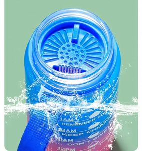 Bouteille d'eau de sport en plastique de 650 ml, sans BPA, écologique, avec paille, vente en gros - Product Image 2