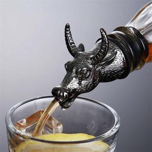 Herramienta de vertido Dispensador de licor de bebida Aleación de zinc Cabeza de toro Boca de vino Vertedor de vino personalizado - Product Image 3