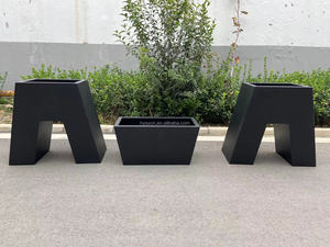 Maceta Moderna de Metal Negro, Maceta de Acero Inoxidable con Diseño de Logotipo Dorado para Exhibición de Flores y Plantas Verdes en Interiores - Product Image 5