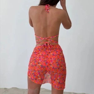 Bikini Floral Naranja de 3 Piezas Personalizado para Mujer con Falda Cruzada - Top Halter y Braguita Cruzada en la Espalda, Traje de Baño Sexy - Product Image 4
