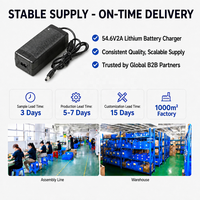 Chargeur de batterie Li-ion OEM 54,6 V 2 A avec prise AU et connecteur aviation GX16 pour vélos et trottinettes électriques (vente en gros)