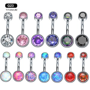 Anneau de nombril en titane G23 avec barre incurvée et incrustation ronde de CZ ou d'opale |   Piercing de nombril hypoallergénique à filetage interne - Product Image 1