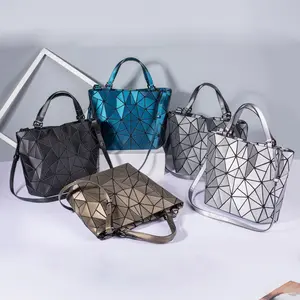 Bayanlar için kadın omuz Crossbody çanta katlanabilir kılıf çanta büyük kapasiteli kadın lüks geometrik çanta