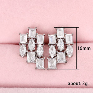 Orecchini a Perno con Cuore Geometrico Patchwork per Donne, Accessori di Moda Minimalisti per Uso Quotidiano - Product Image 4