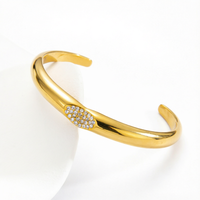 Bracelet manchette minimaliste Gaovo en or PVD 18 carats, ajustable, design ouvert, incrusté de zircone cubique, en acier inoxydable, inaltérable, bijoux pour femme