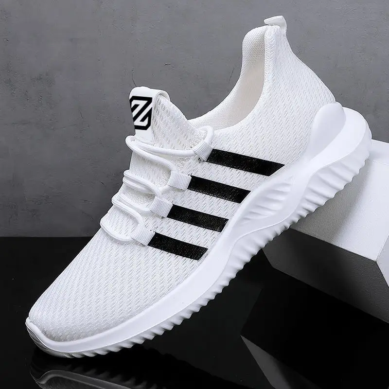 Wholesale new men's small white shoes fashion trendy casual shoes men breathable sports running shoes