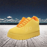 Chaussures de sport noires de luxe personnalisées de style rétro, semelle épaisse sportive, chaussures de skate augmentant la taille, baskets en mesh