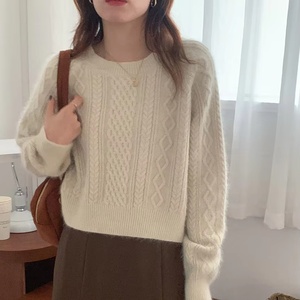 Pull en mohair <span class=keywords><strong>angora</strong></span> pour femmes tricoté à la main Pull d'hiver à col rond avec design torsadé Pull en tricot décontracté Logo personnalisé - Product Image 6