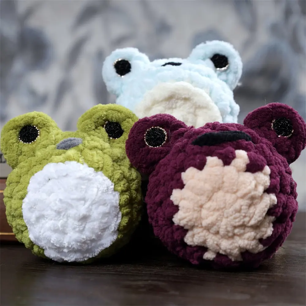 All'ingrosso piccoli animali di peluche fatti a mano Crochet rana giocattolo personalizzato Crochet animali di peluche rana