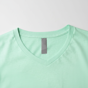 Logotipo de impresión personalizada de alta calidad 100% algodón Camiseta con cuello en V para hombre Camiseta básica Muscle Fit White - Product Image 1