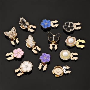 Boutons de chemise en métal de luxe avec fleurs, perles, papillons et strass pour vêtements féminins - Product Image 5