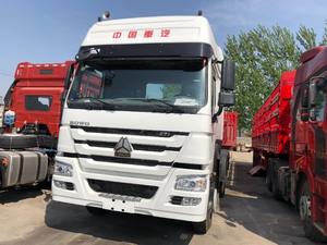 Camion tracteur d'occasion Sinotruk Euro2 Diesel 6X4 à direction à gauche HOWO 10 roues avec capacité de charge de 21-30T, 371 ch, caméra arrière 360° - Product Image 3