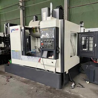 Centre d'usinage vertical CNC VMC 640 avec commande Fanuc, broche BT40, broche simple