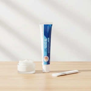 Krim Perawatan Bekas Luka Herbal Alami yang Lembut - Balsem Perawatan Kulit Harian untuk Perawatan Tubuh yang Lembut - Product Image 1