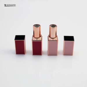 Échantillon gratuit vente en gros <span class=keywords><strong>tube</strong></span> de rouge à lèvres vide en or unique de luxe logo personnalisé pour les femmes conteneur à gogo - Product Image 2