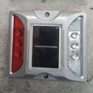 Nouveau design de balise solaire routière réfléchissante en aluminium rouge, bleu, jaune, ambre et blanc - Product Image 3