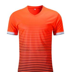 Service OEM, conception personnalisée, maillots de football professionnels pour hommes, maillots de club, haute qualité, transfert thermique, découpe automatisée, 100% polyester - Product Image 3