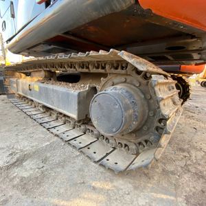 Presque neuf, économe en carburant, puissant, mini-excavateur sur chenilles Hitachi ZX70 d'occasion de 7 tonnes pour l'aménagement paysager. - Product Image 6