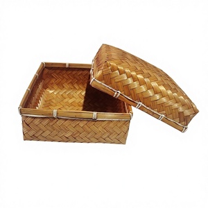 Cesto Artigianale in Bambù Ecologico con Coperchio per Regali - Scatola Regalo in Bambù - Confezione Festiva Quadrata - Product Image 1