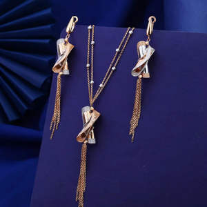 Ensemble de bijoux tendance aspect diamant ensemble de colliers à la mode avec pendentif blanc et boucles d'oreilles pour toutes les occasions - Product Image 1