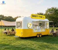 Remorque alimentaire mobile personnalisée en acier jaune et blanc, avec panneau publicitaire remorquable, design moderne, forme rectangulaire, pour extérieur de villa