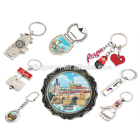 Porte-clés fantaisie en métal durable de la République tchèque, perles alphabet en émail, dés lettres de Prague, vente chaude usine SEDEX