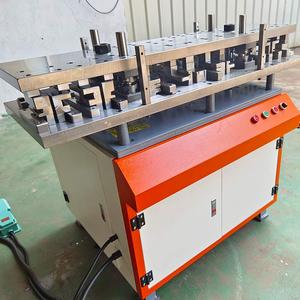 Machine <span class=keywords><strong>de</strong></span> poinçonnage hydraulique pour profilés en aluminium avec PLC et <span class=keywords><strong>moteur</strong></span> pour une productivité élevée dans les systèmes <span class=keywords><strong>de</strong></span> fenêtres et <span class=keywords><strong>de</strong></span> portes - Product Image 4
